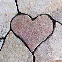 ハートの石(C)モデルプレス