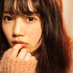 モデルプレス - けやき坂46、“超接近”ショットにドキッ 色気溢れる表情に釘付け