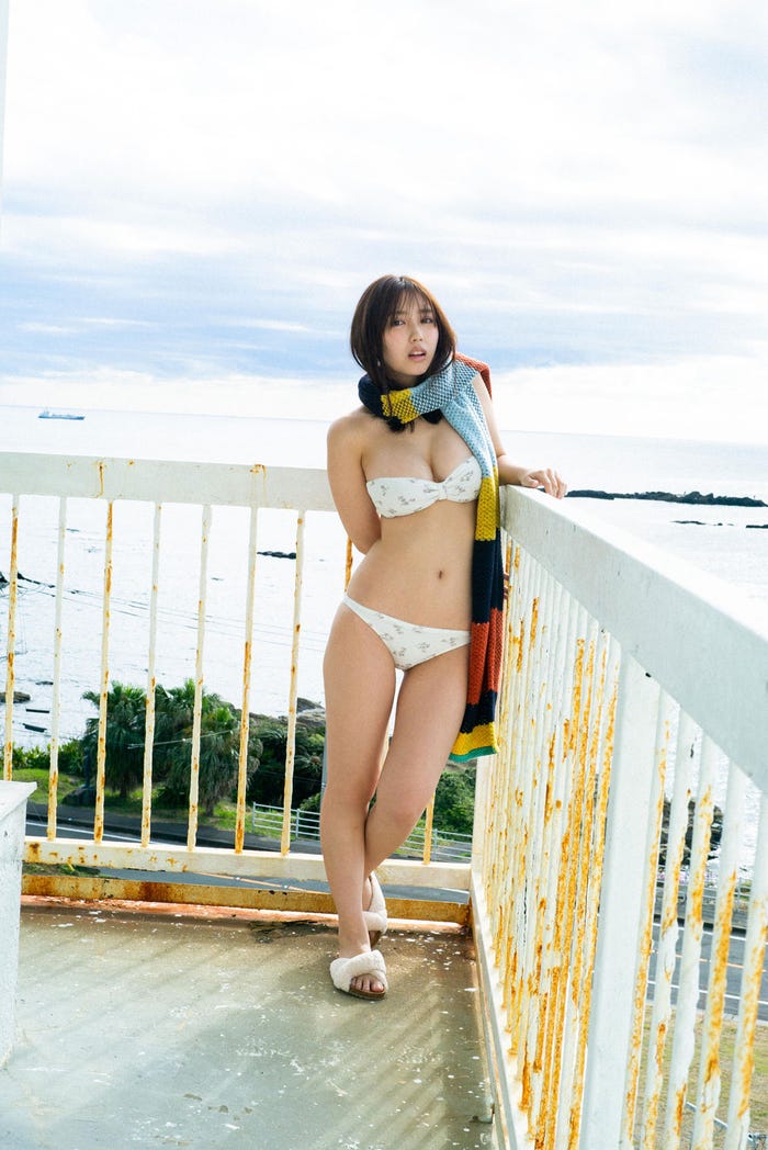 沢口愛華「blt graph.vol.97」(東京ニュース通信社刊)撮影/細居幸次郎