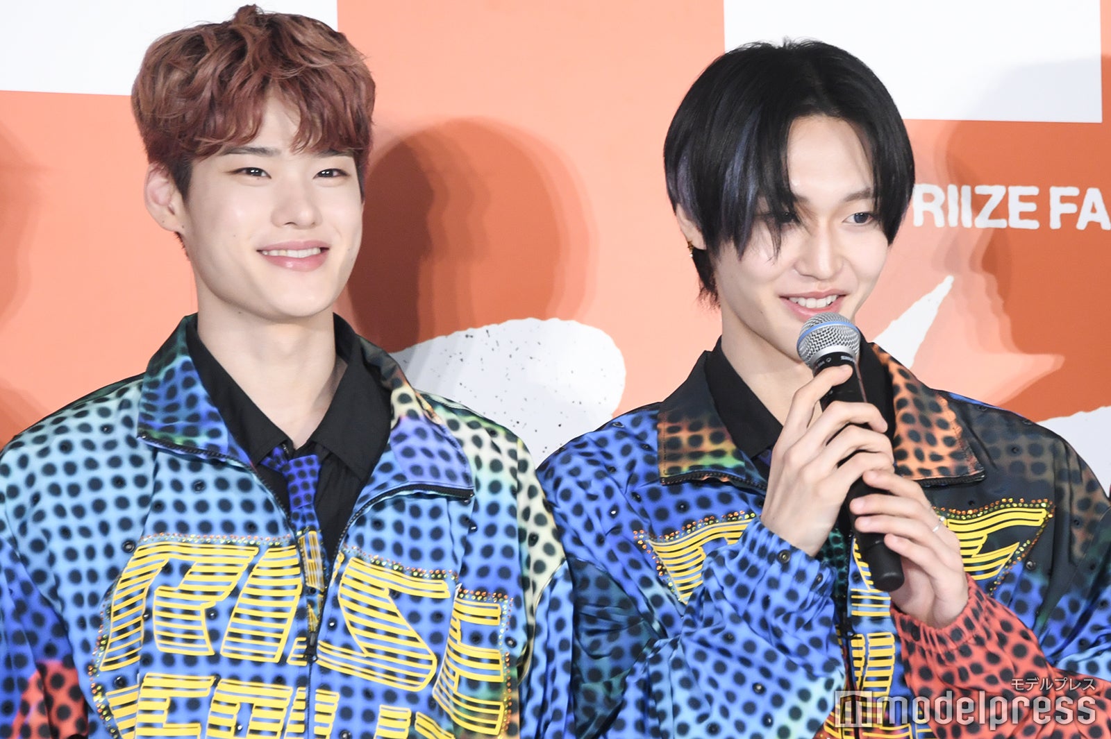 日本で太りたいと話すウォンビン、それを聞いて笑うソヒ（C）モデルプレス