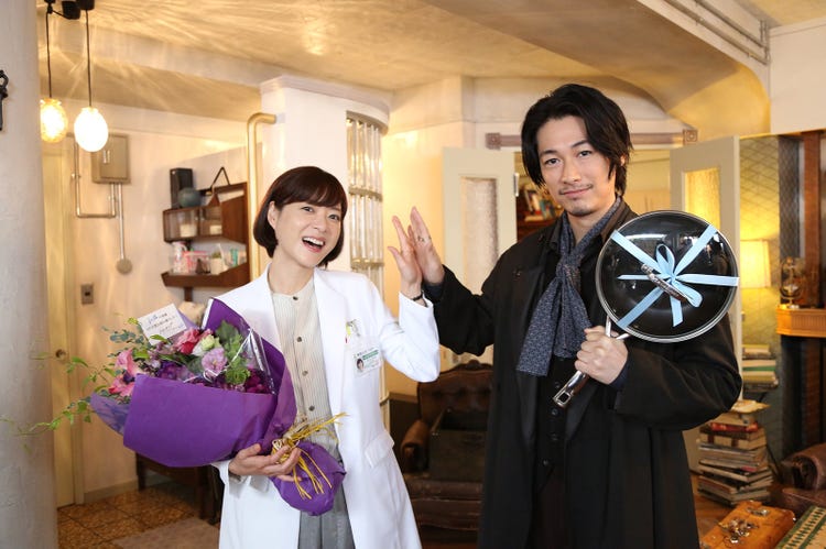 上野樹里 シャーロック ディーン フジオカに 月9 バトンタッチ プレゼントは岩田剛典とのシーンで登場 モデルプレス 上野樹里 シャーロック ディーン フジオカに 月9 バトンタッチ プレゼントは岩田剛典とのシーンで登場 モデルプレス