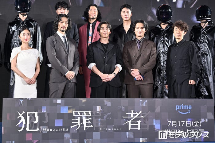 (後列左より)松永大司監督、青木崇高、チョン・イル、(前列左より)MEGUMI、斎藤工、高橋一生、水上恒司、ユースケ・サンタマリア(C)モデルプレス
