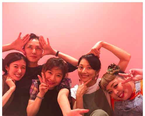 篠原涼子&渡辺直美ら飲み会ショットが「最強メンバー」と話題 板谷由夏が公開