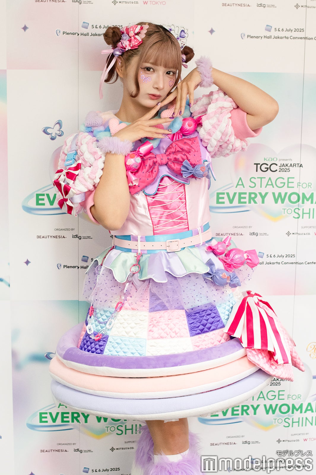 しなこ（C）モデルプレス