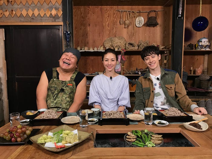 石塚英彦、井川遥、ウエンツ瑛士(C)日本テレビ