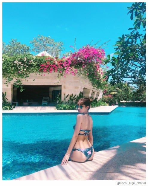 藤井サチ、ビキニ姿で美ヒップ＆圧巻くびれあらわ　抜群のプロポーションに注目集まる
