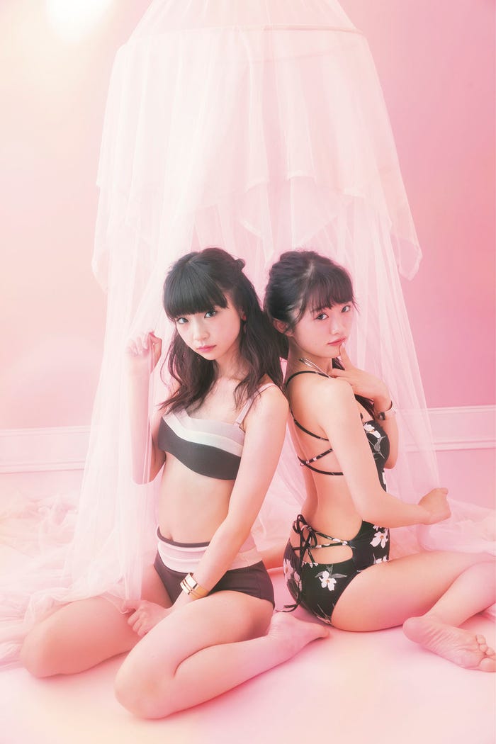 荻野由佳、中井りか(写真提供:光文社)