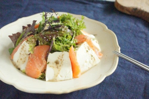 豆腐が主役のごちそうサラダ