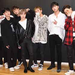 iKON(左から）CHAN、SONG、BOBBY、JAY、DK、JU-NE、B.I （C）モデルプレス