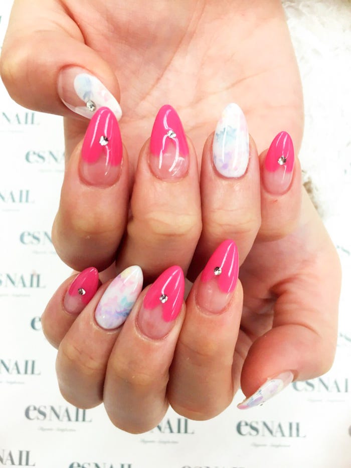 ハートのフレンチ/画像提供:esNAIL