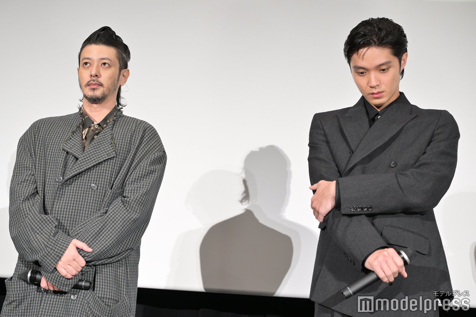 オダギリジョー、磯村勇斗（C）モデルプレス