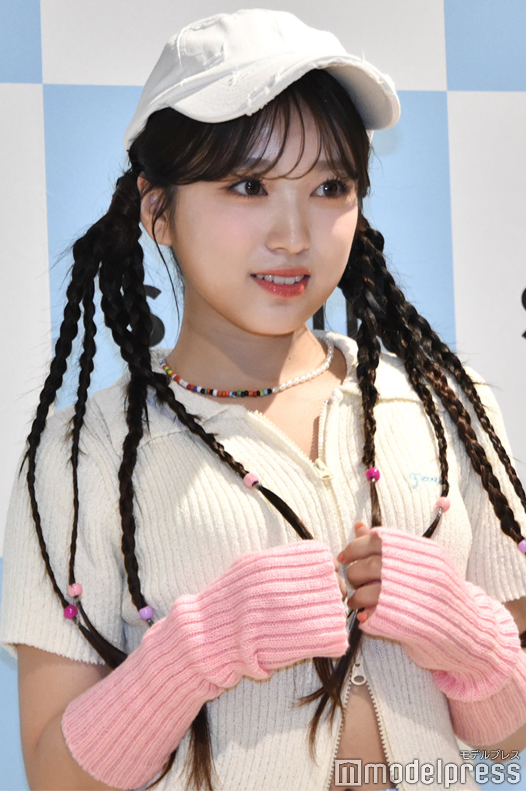 矢吹奈子、美ウエスト覗かせたY2Kルック SHEIN JAPAN2024