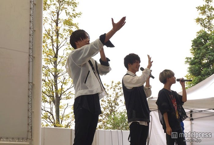 (左から)バトシン、志村禎雄、とまん