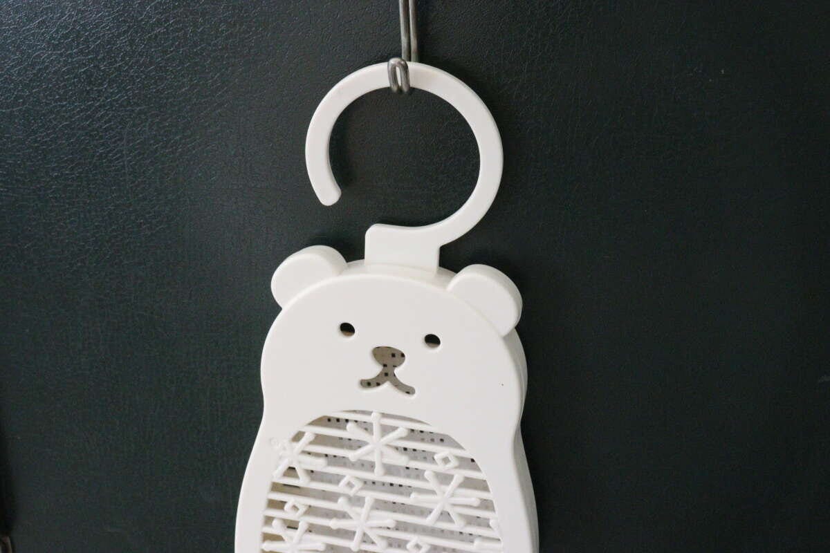 ダイソー　Dバルくん虫こないでネット（掛けるタイプ、バルくま）　フック