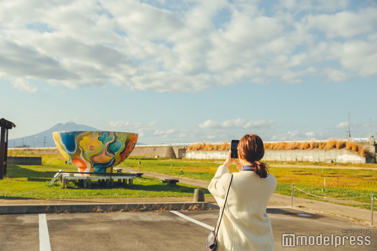 このように撮影するとうまく撮影できます （C）モデルプレス