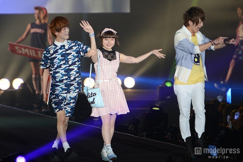 （左より）こんどうようぢ、古関れん、大倉士門