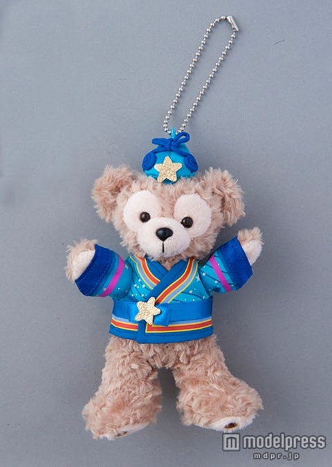 ぬいぐるみバッジ¥1800(C)Disney