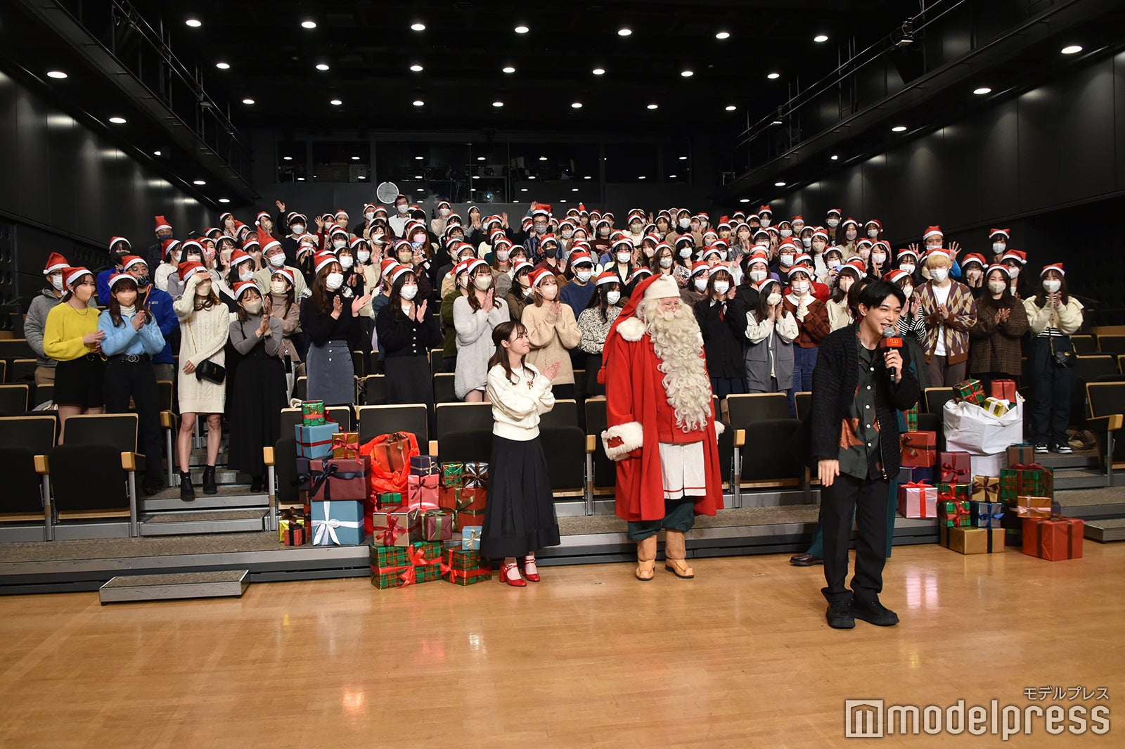映画「ブラックナイトパレード」サンタクローストークイベントの模様（C）モデルプレス