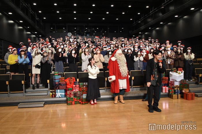 映画「ブラックナイトパレード」サンタクローストークイベントの模様(C)モデルプレス