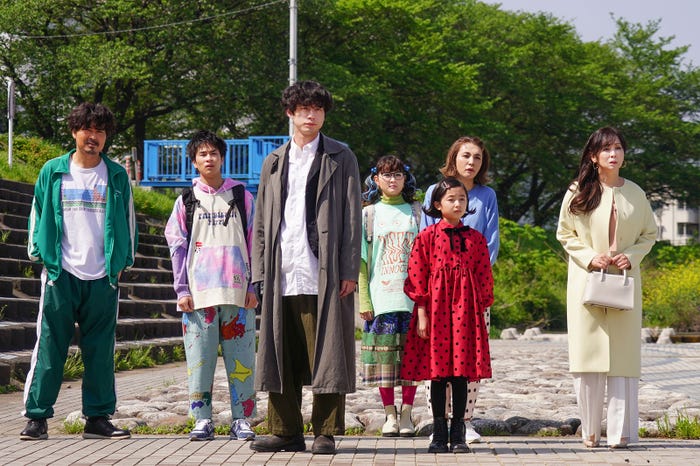 小澤征悦、前田旺志郎、坂口健太郎、葵わかな、白山乃愛、鈴木紗理奈、斉藤由貴「Dr.チョコレート」第6話より(C)日本テレビ