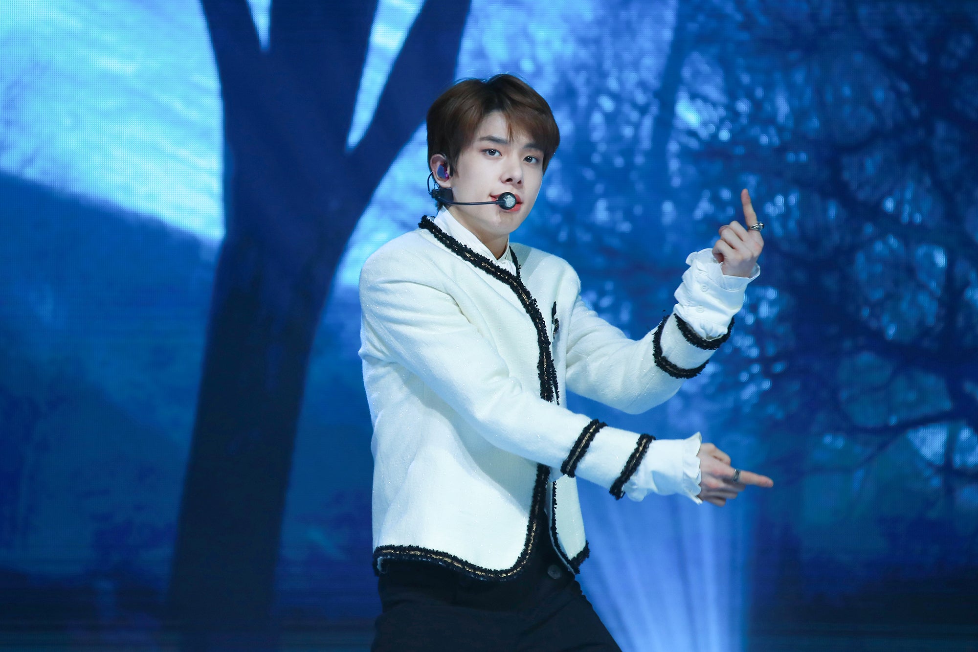 JAKE（C）BELIFT LAB