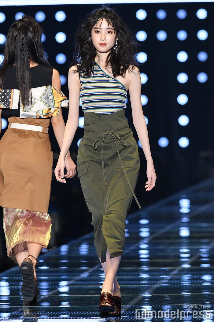 髙橋ひかる(C)モデルプレス