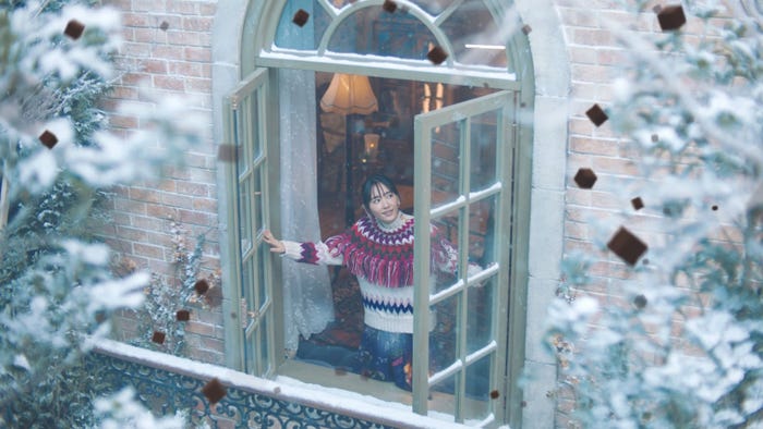 新垣結衣/新テレビCM「今年も雪のようなくちどけを。」篇より(提供写真)