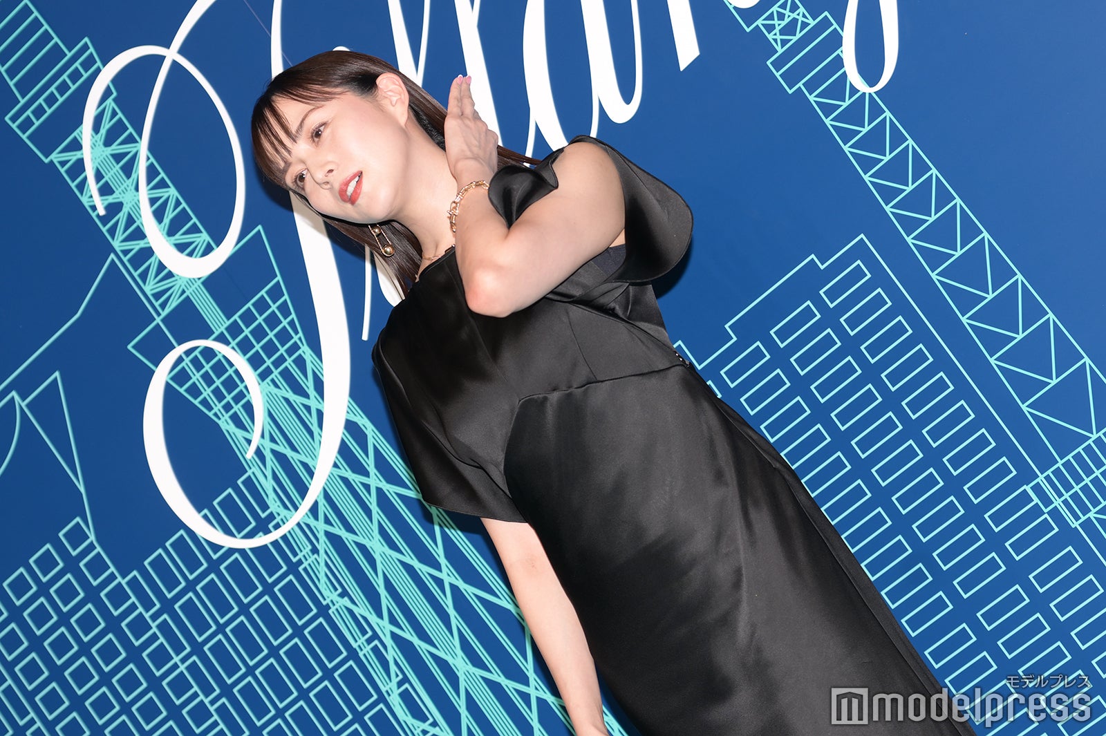 比嘉愛未（C）モデルプレス