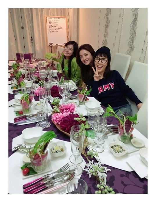 石原さとみら月9「5→9」メンバーが再会　豪華ディナーを堪能