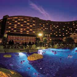 ナイトプール※写真はイメージ/画像提供:シェラトン・グランデ・トーキョーベイ・ホテル