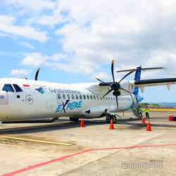 フローレス島へはかわいいプロペラ機でのフライト/画像提供:ガルーダ・インドネシア航空