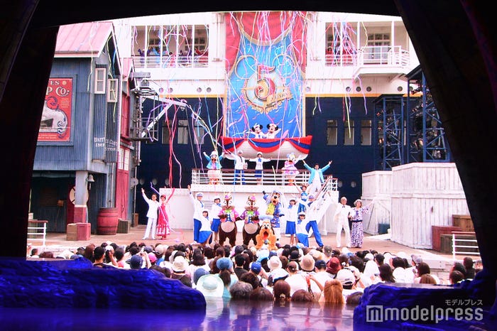 東京ディズニーシー20周年“シャイニング・ウィズ・ユー”(C)モデルプレス(C)Disney