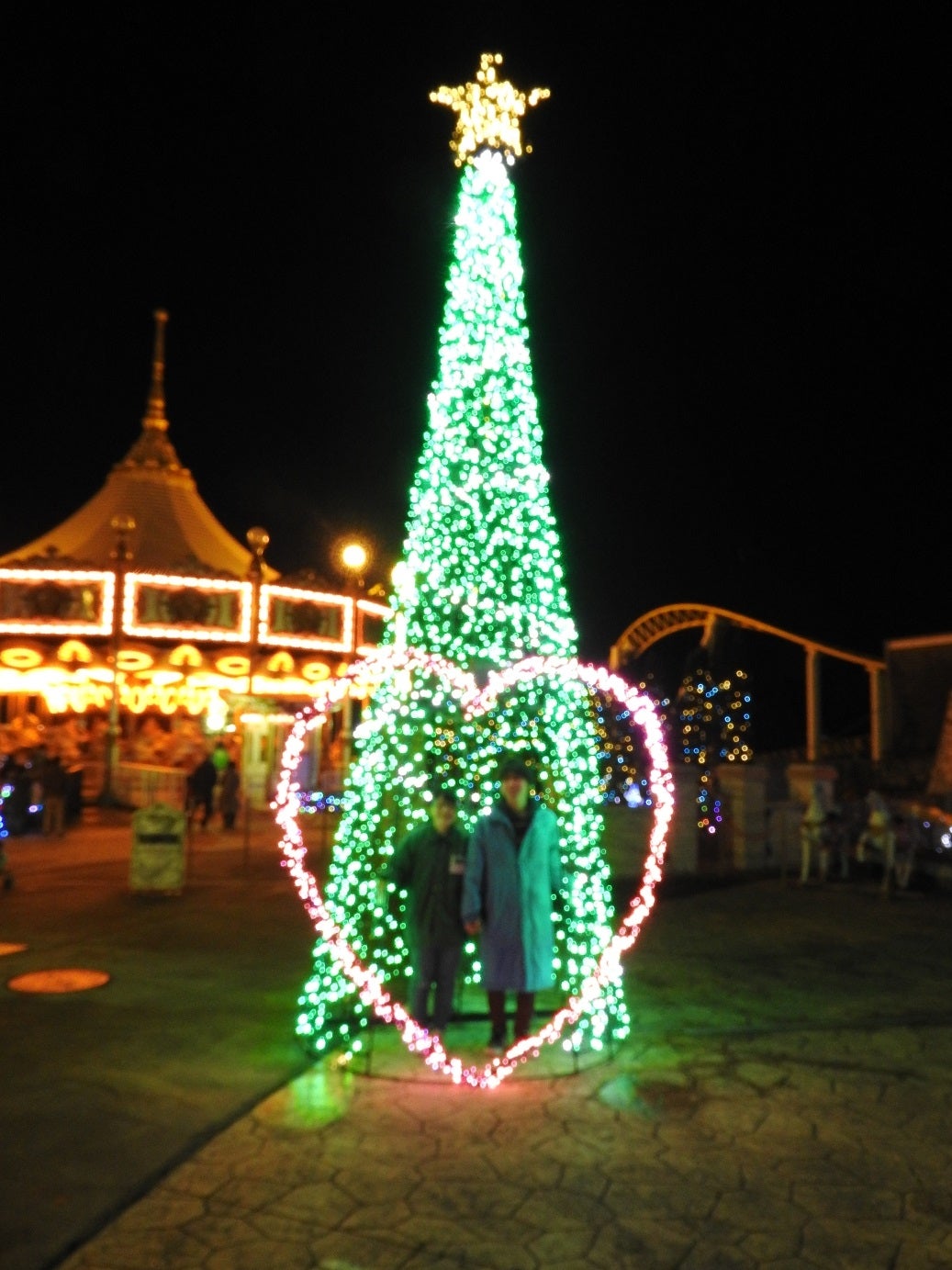 シェイクハンズ／画像提供：東武動物公園