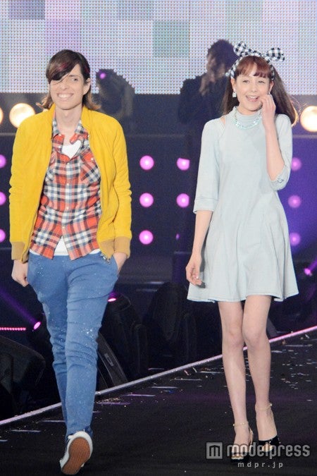 （左から）IVAN、トリンドル玲奈