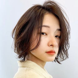髪の長さを替えずにできるイメチェン術