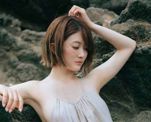乃木坂46樋口日奈、横から覗くナチュラル美バストにドキッ 1st写真集「恋人のように」先行カット公開