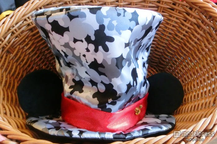 ミッキーのシルエットが可愛いデザインのシルクハット型ファンキャップ