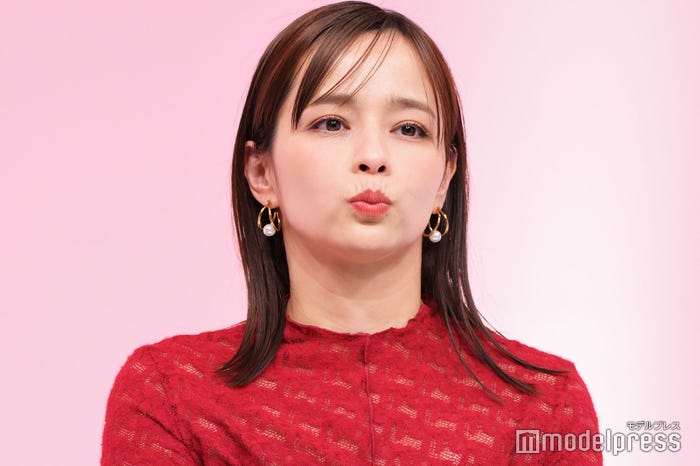 加藤ローサ(C)モデルプレス