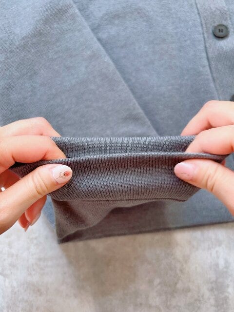 ミラノリブ素材ならではの、しっかりとした厚みとハリのある生地感