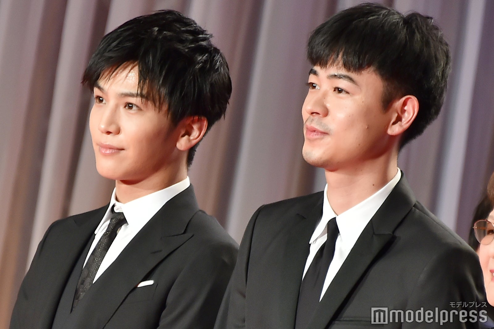 （左から）岩田剛典、成田凌（C）モデルプレス