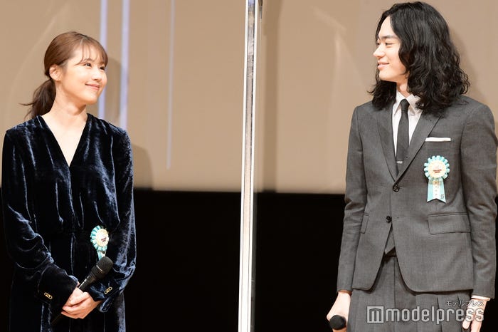 菅田将暉 結婚祝福に感謝 花束みたいな恋をした が共感集めた理由も分析 事実の圧倒的強度 第13回tama映画賞 モデルプレス 菅田将暉 結婚祝福に感謝 花束みたいな恋をした が共感集めた理由も分析 事実の圧倒的強度 第13回tama映画賞 モデルプレス