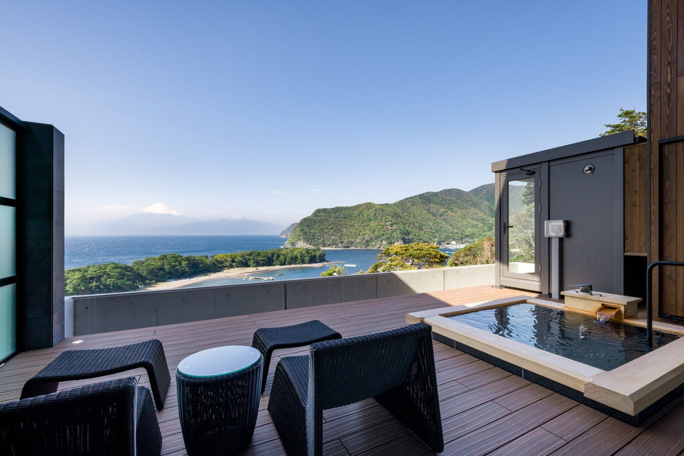静岡にサウナ&露天風呂付きの極上ホテル「富士青藍」富士山と海、夕陽の絶景を特等席で臨む