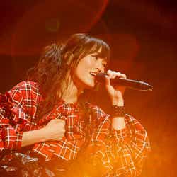 モデルプレス - 山本彩、広島で全国ツアースタート さや姉の歌声が7都市を“浄化”