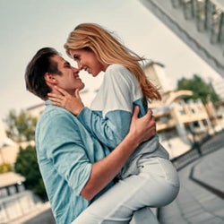 遊びなの?本気なの?男性が【本命彼女だけ】にしか見せない行動4つ