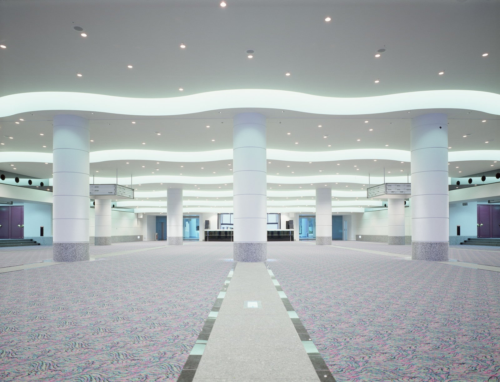 パシフィコ横浜 国⽴⼤ホール マリンロビー／提供画像