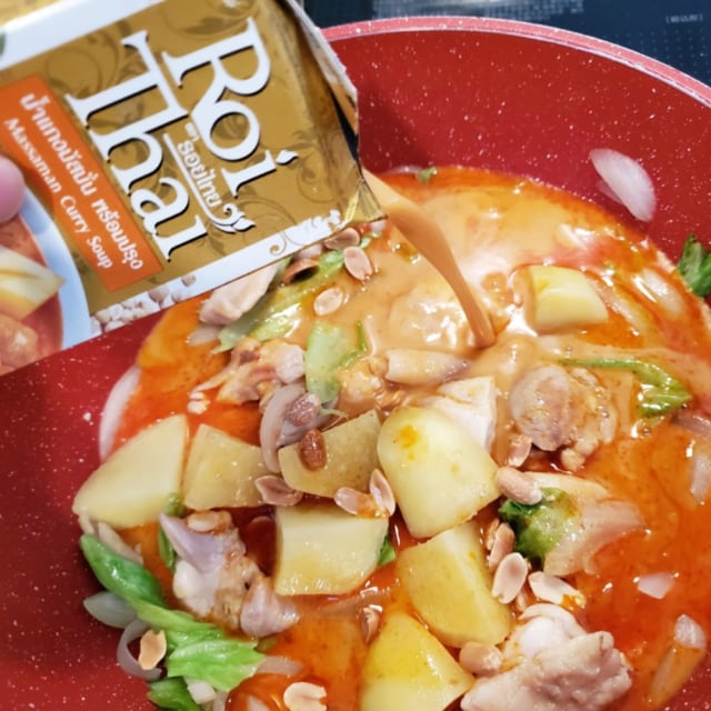 カルディのロイタイ マサマンカレー調理画像