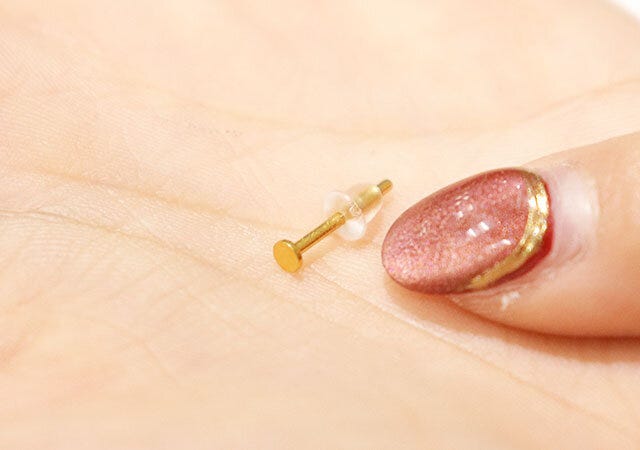 ダイソー　ステンレス極小ピアス18G　デザイン