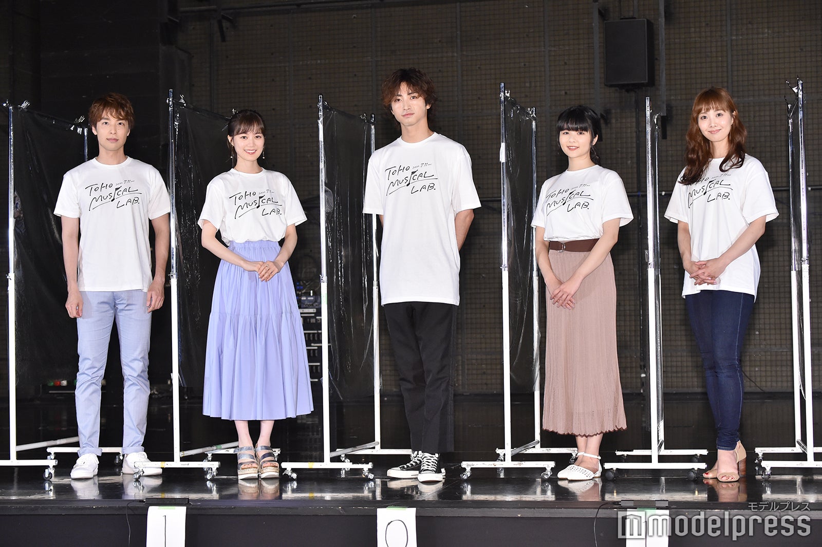 海宝直人、生田絵梨花、木村達成、田村芽実、妃海風（C）モデルプレス