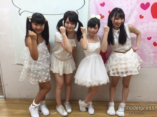 新アイドルの命名権、オークションで高額落札　メンバーも驚き