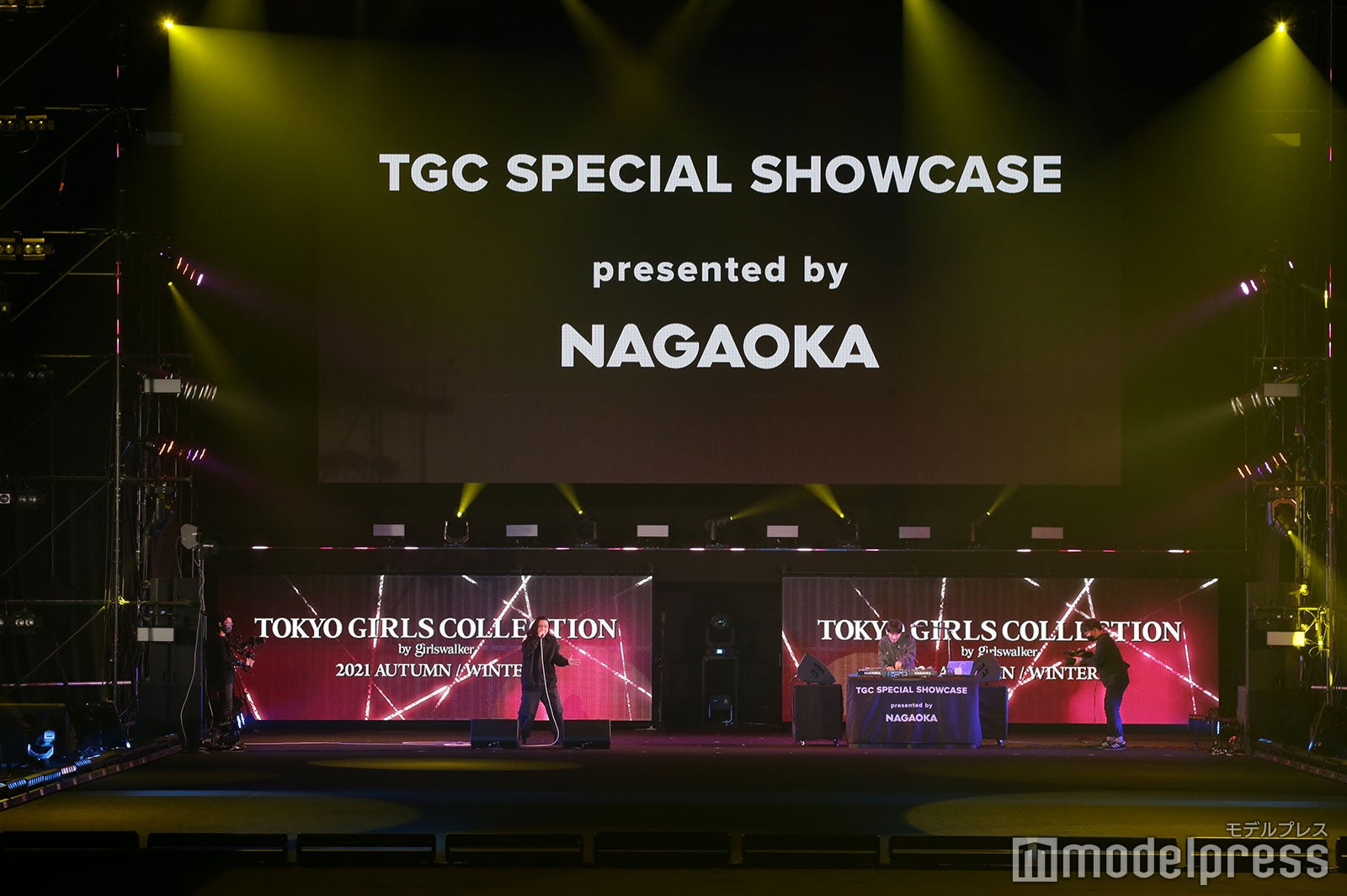 R-指定、DJ松永 （C）マイナビ 東京ガールズコレクション 2021 AUTUMN／WINTER